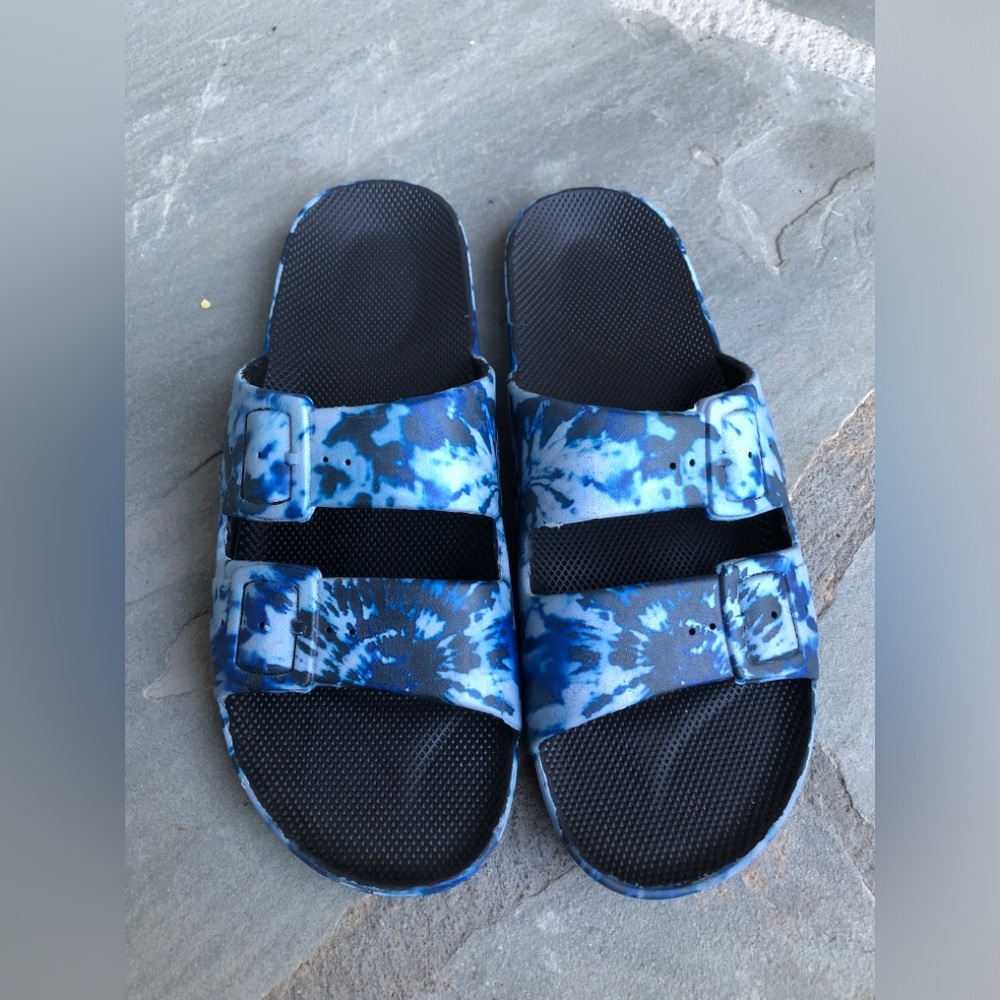 Freedom Moses blue tie dye mens sandal slipper Sz 42 or US 9